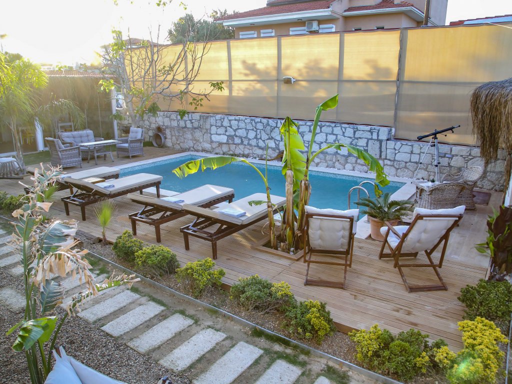 LONDİA ALAÇATI