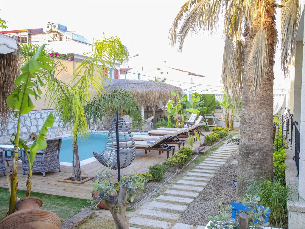 LONDİA ALAÇATI