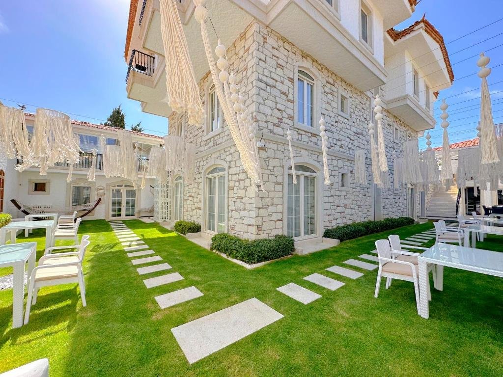 THE FOUNTAİN ÇEŞME
