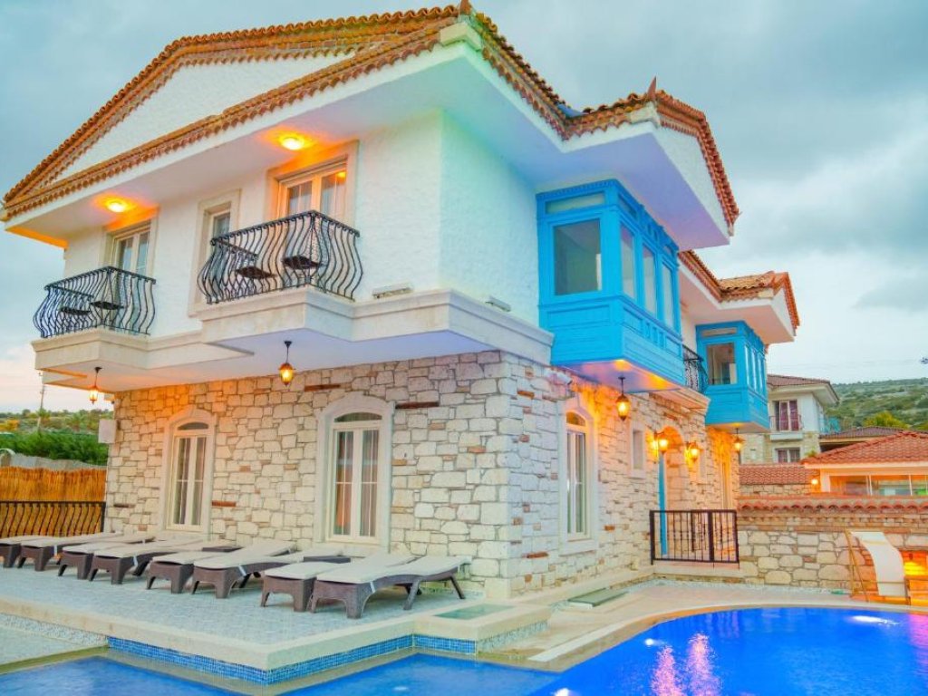 THE FOUNTAİN ÇEŞME