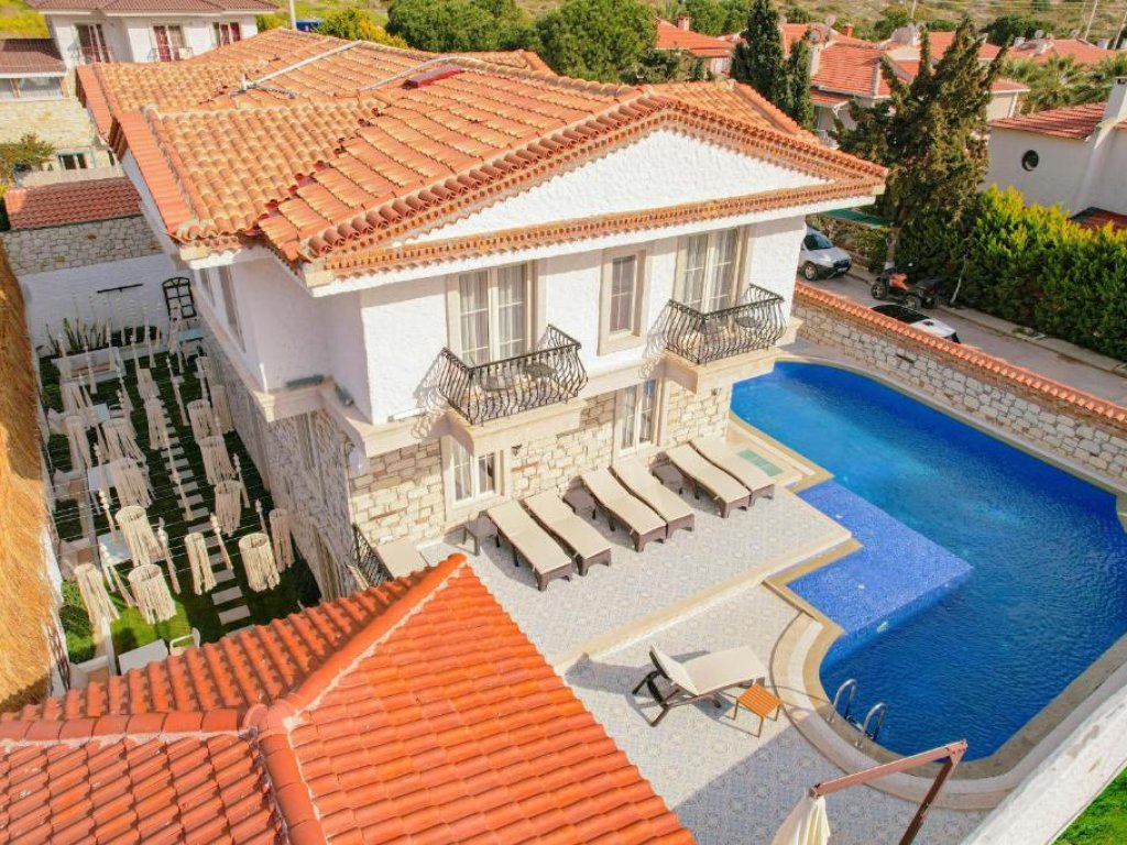 THE FOUNTAİN ÇEŞME
