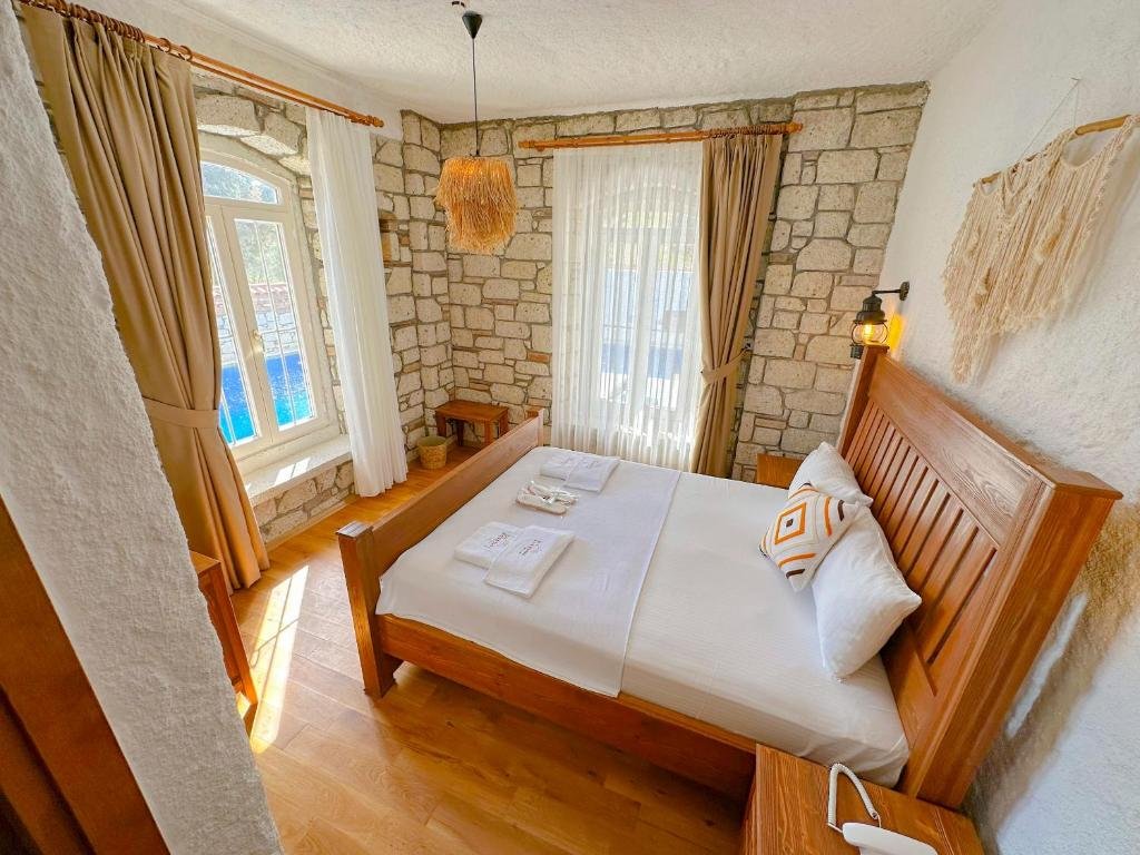 THE FOUNTAİN ÇEŞME
