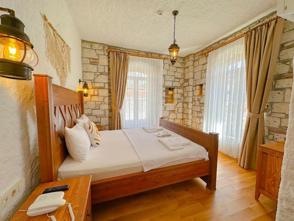 THE FOUNTAİN ÇEŞME