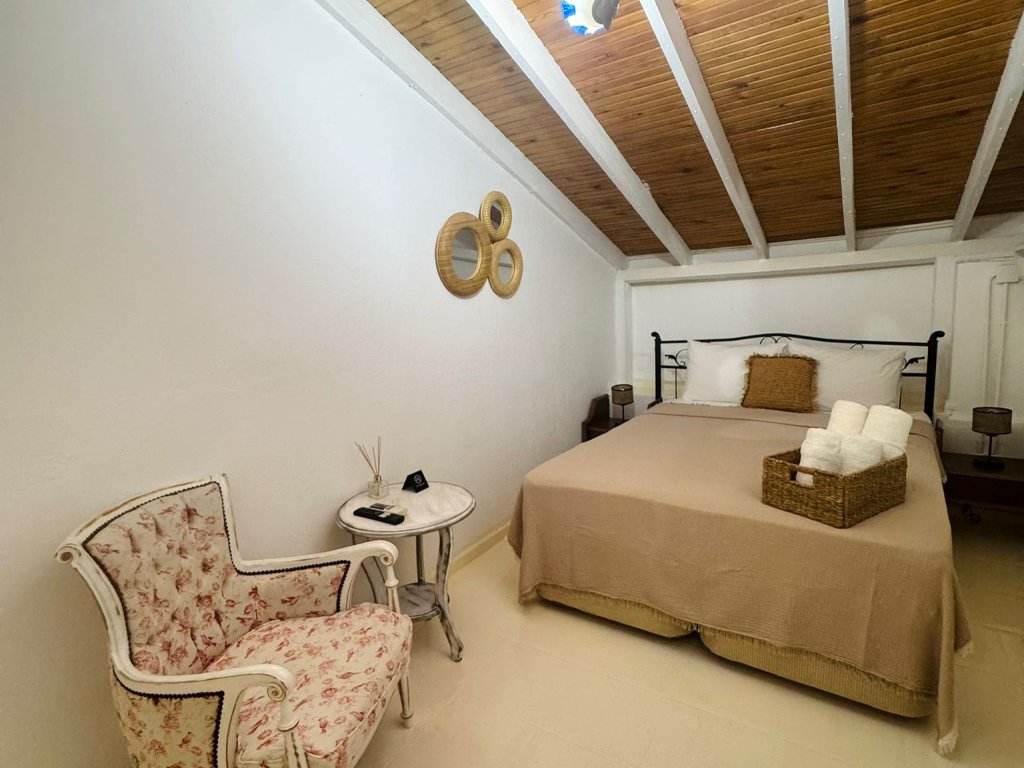 LİTHOS ALAÇATI