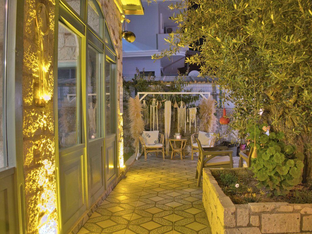 ELDA  ALAÇATI HOTEL